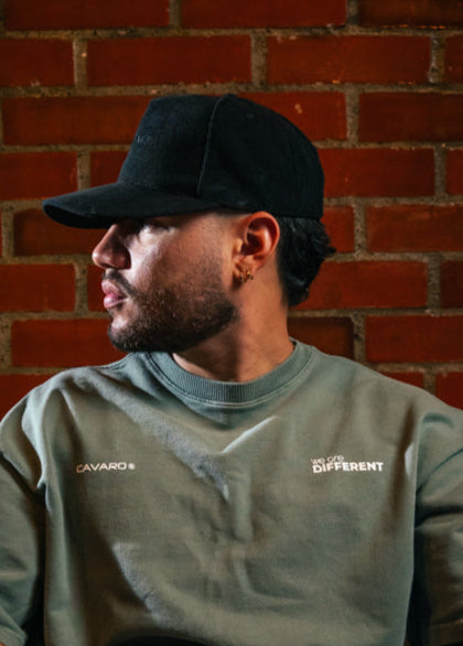 Gorra black we're different