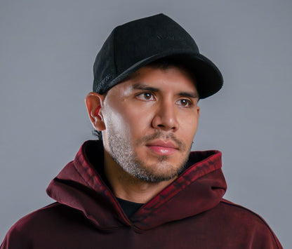 Gorra black we're different