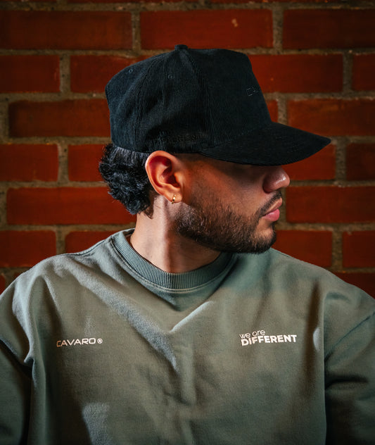 Gorra black we're different